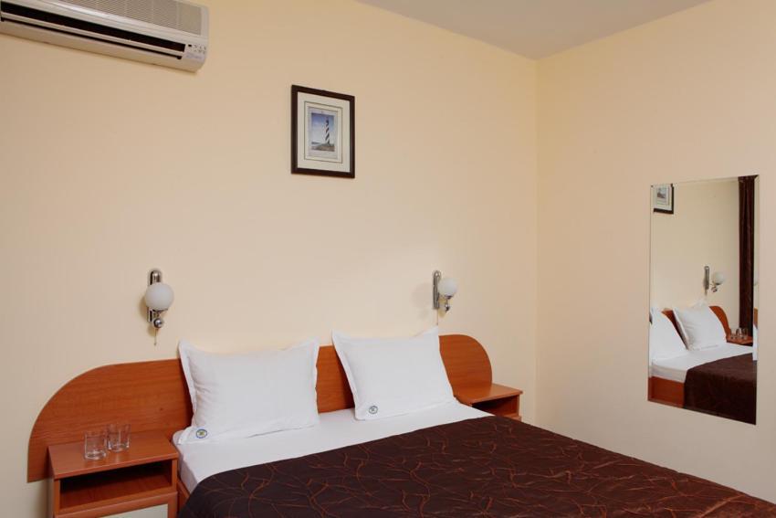 Hotel Yanis Lozenets Exterior photo