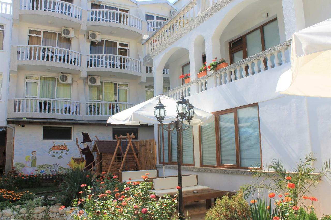 Hotel Yanis Lozenets Exterior photo