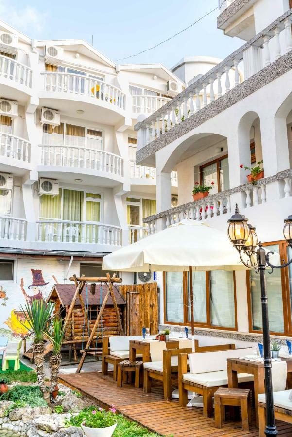 Hotel Yanis Lozenets Exterior photo