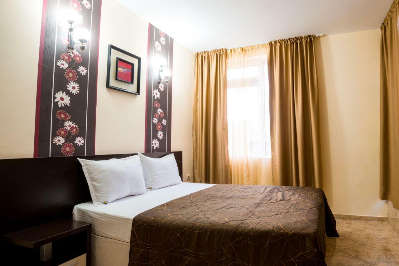Hotel Yanis Lozenets Exterior photo