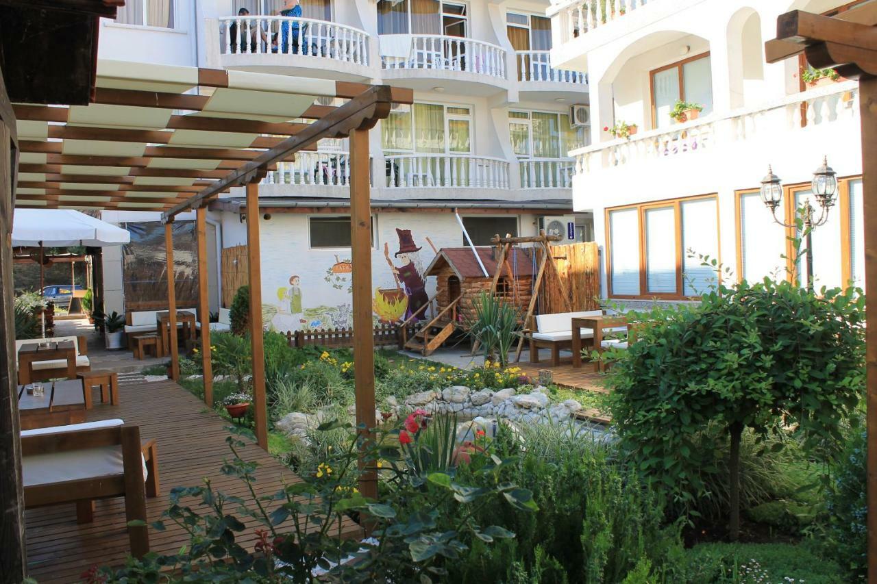 Hotel Yanis Lozenets Exterior photo
